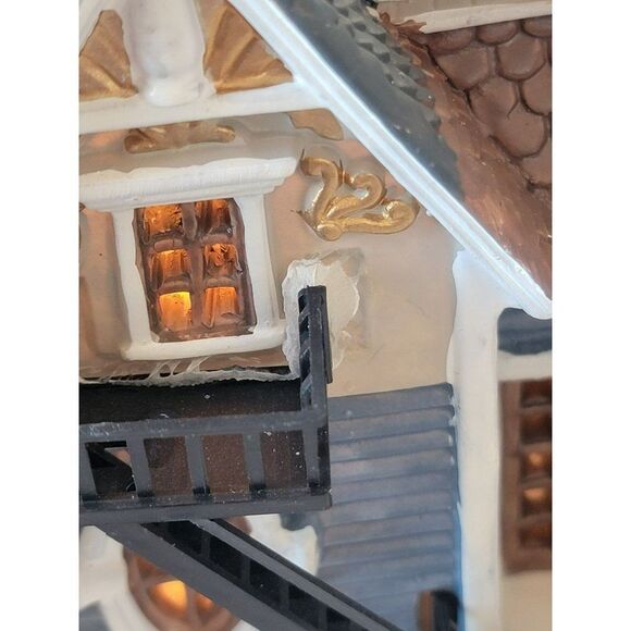 Lemax Row House Apartments/ Curio Shop 2004 village accessory xmas decor - Picture 6 of 11